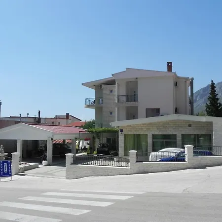 Gradac 15282d * Gradac (Split-Dalmatia)
